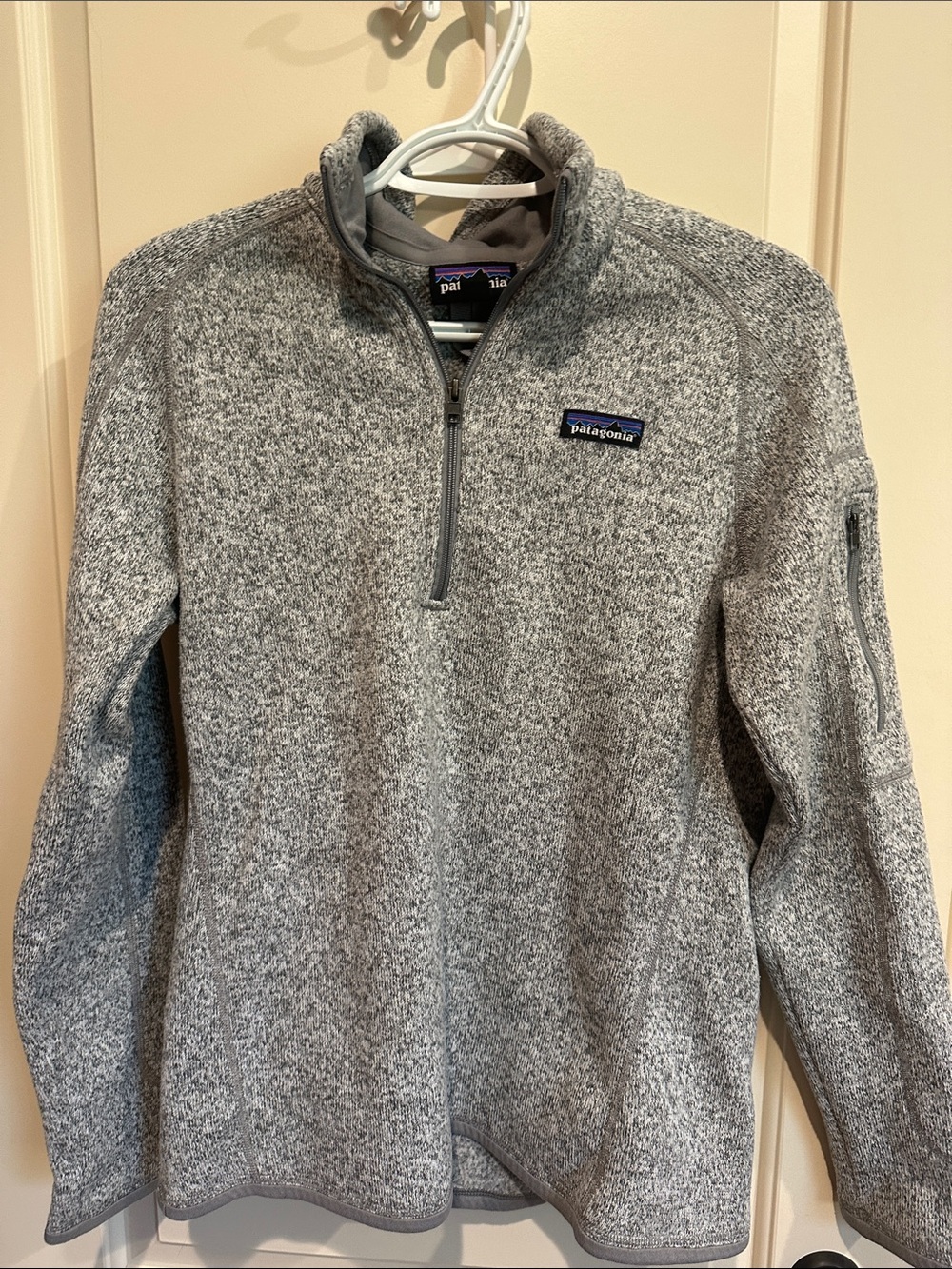 Patagonia Men’s Gray Half‑Zip Sweater Fleece